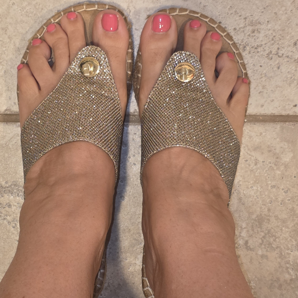 WHITE MOUNTAIN Gold Sparkle Espadrille Wedge Sandals - Picture 5 of 6
